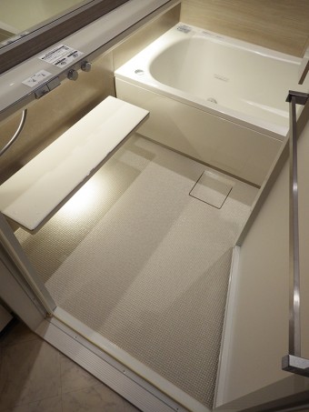 光&水流で浮遊する極上バスタイムはTOTOシンラで 江東区Y様邸 光&水流で浮遊する極上バスタイムはTOTOシンラで 江東区Y様邸